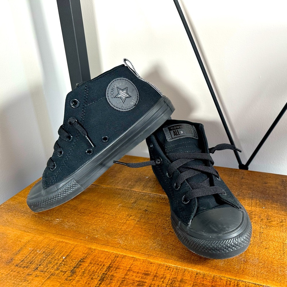 Youth Converse Chuck Taylor All Star Sneakers, size 2